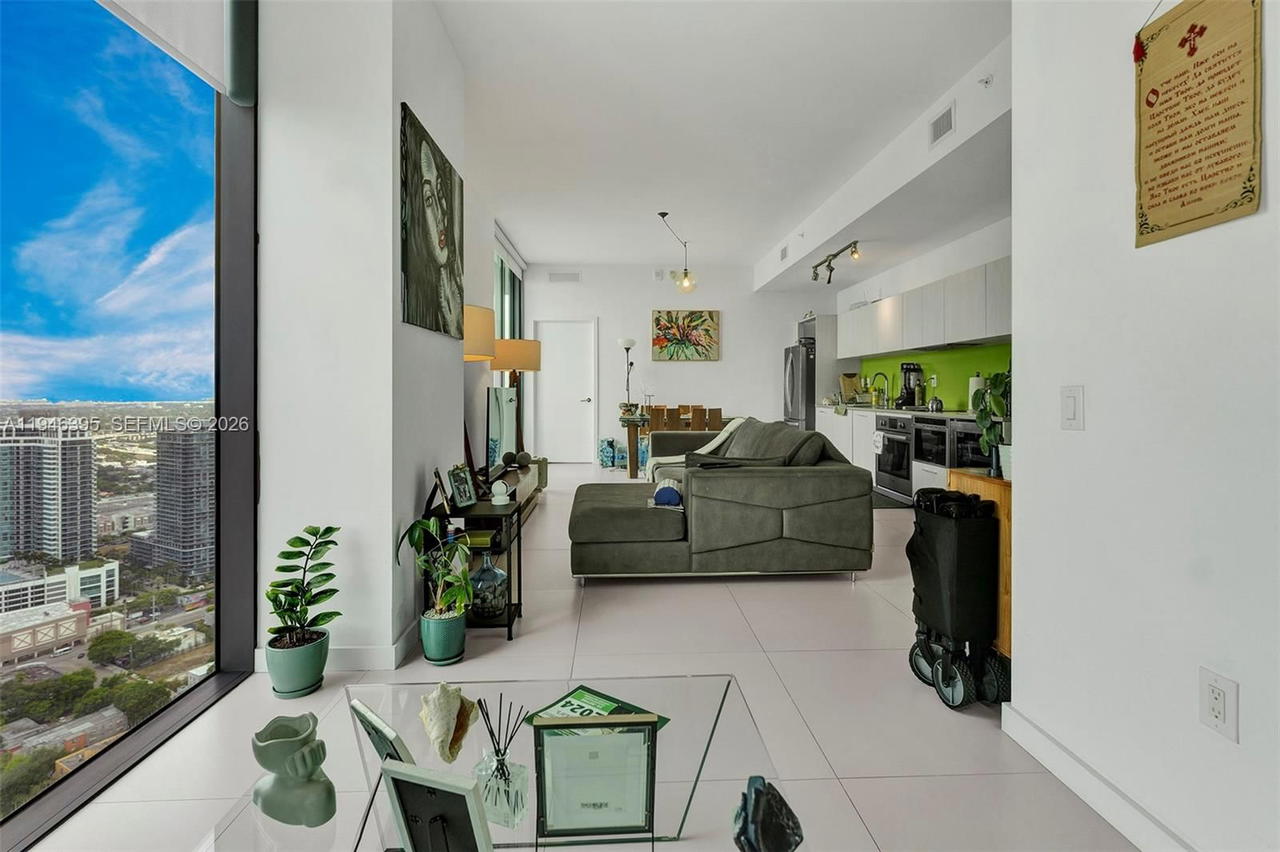 Real estate property located at 501 31 #4305, Miami-dade, Paraiso Bayviews, Miami, FL