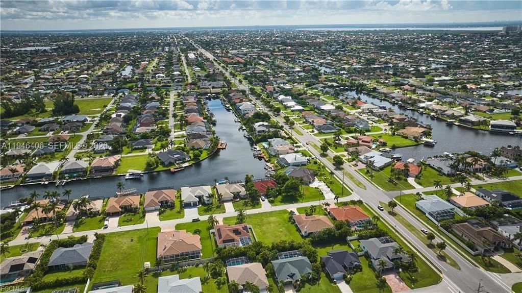 Real estate property located at 4724 23RD AVE, Lee, Cape Coral, Cape Coral, FL