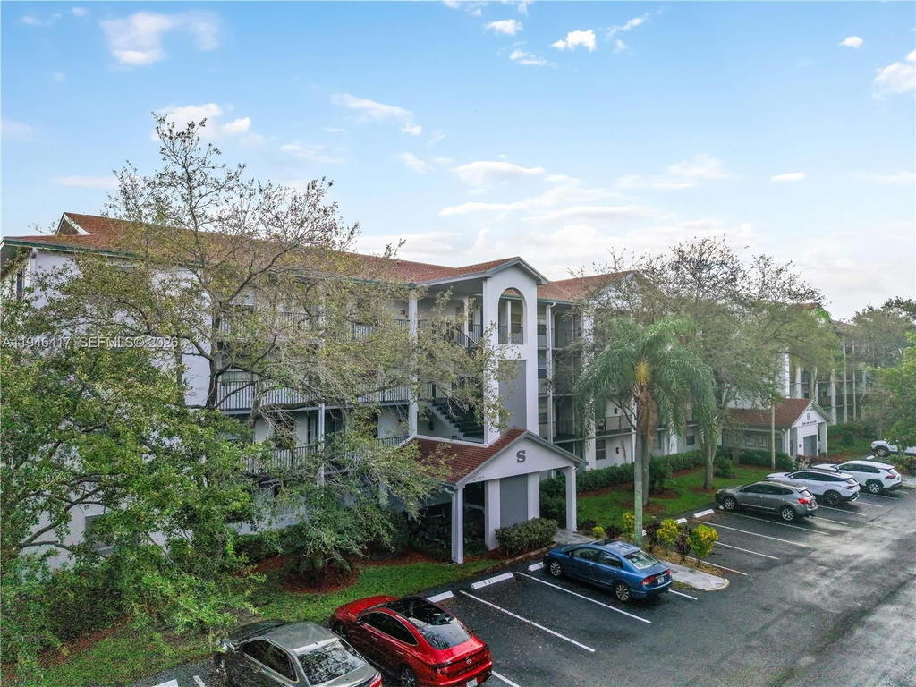 Real estate property located at 1351 125th Ave #203S, Broward, Cambridge At Century Vill, Pembroke Pines, FL