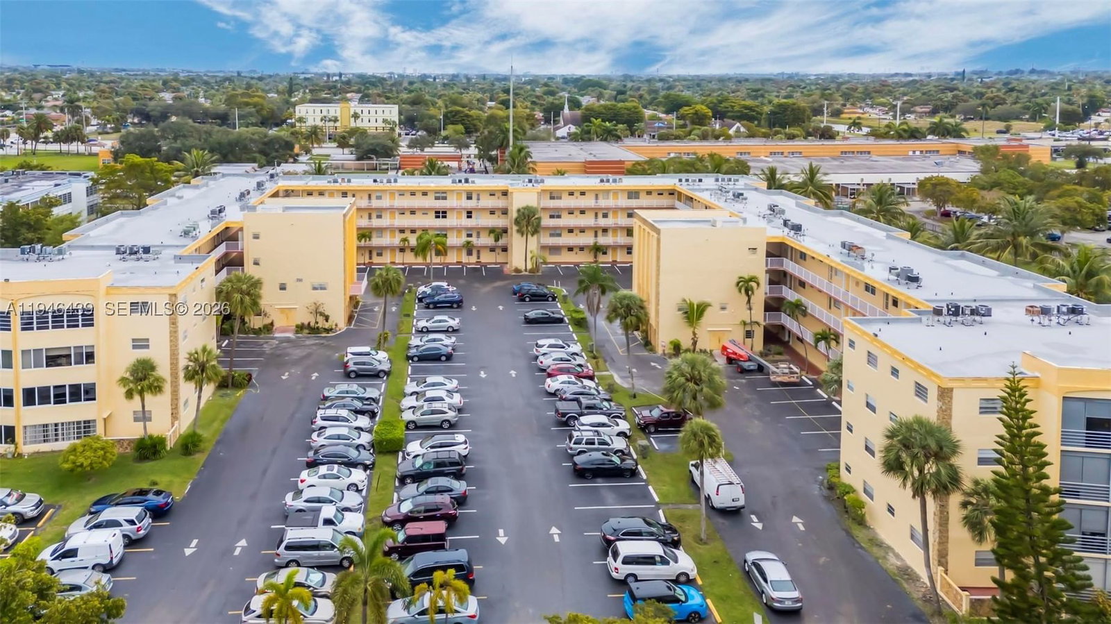 Real estate property located at 3990 42nd Ave #403, Broward, Topaz South Condo, Lauderdale Lakes, FL