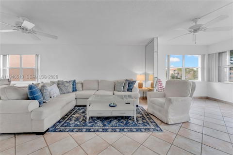 Real estate property located at 9721 Sunrise Lakes Blvd #201, Broward, Sunrise Lakes 135 Condo, Sunrise, FL