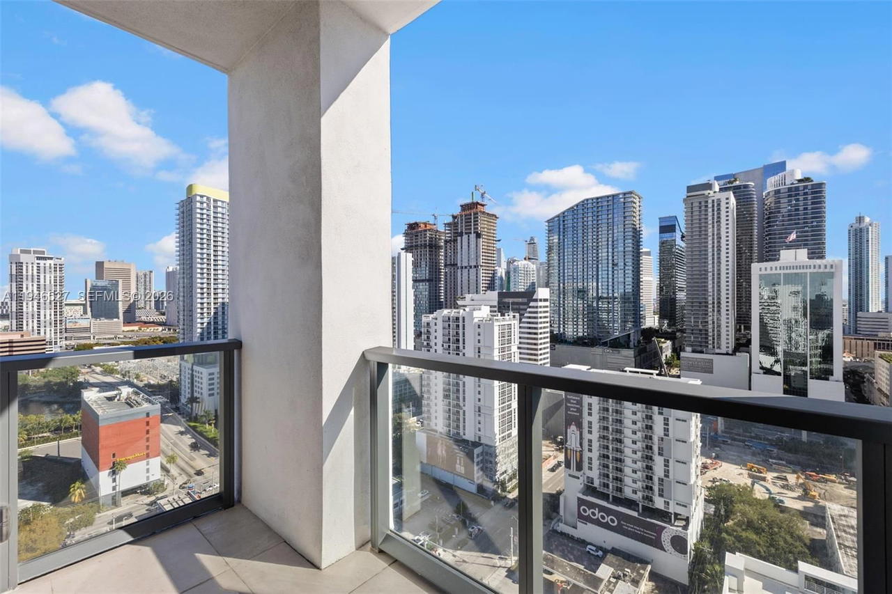 Real estate property located at 239 9th St #2304, Miami-dade, Smart Brickell, Miami, FL