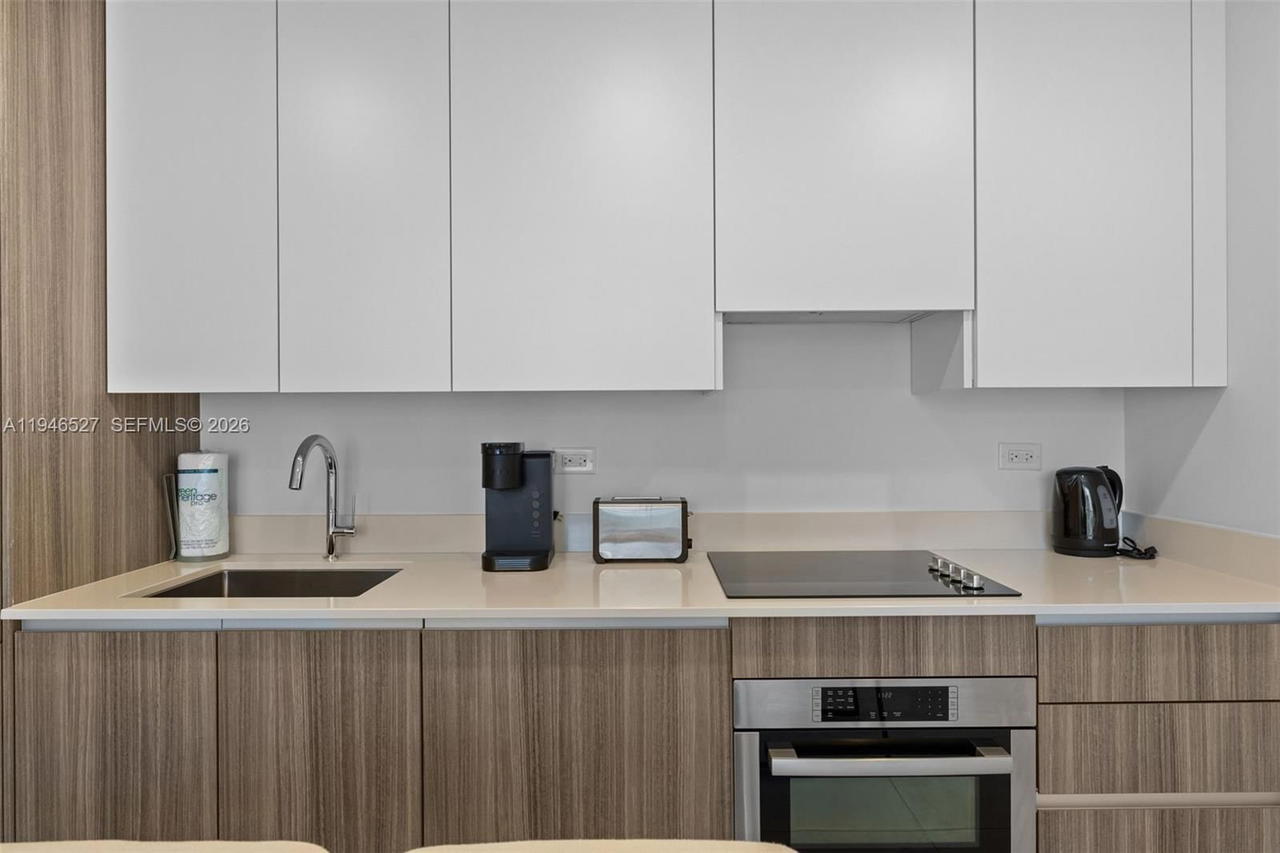 Real estate property located at 239 9th St #2304, Miami-dade, Smart Brickell, Miami, FL