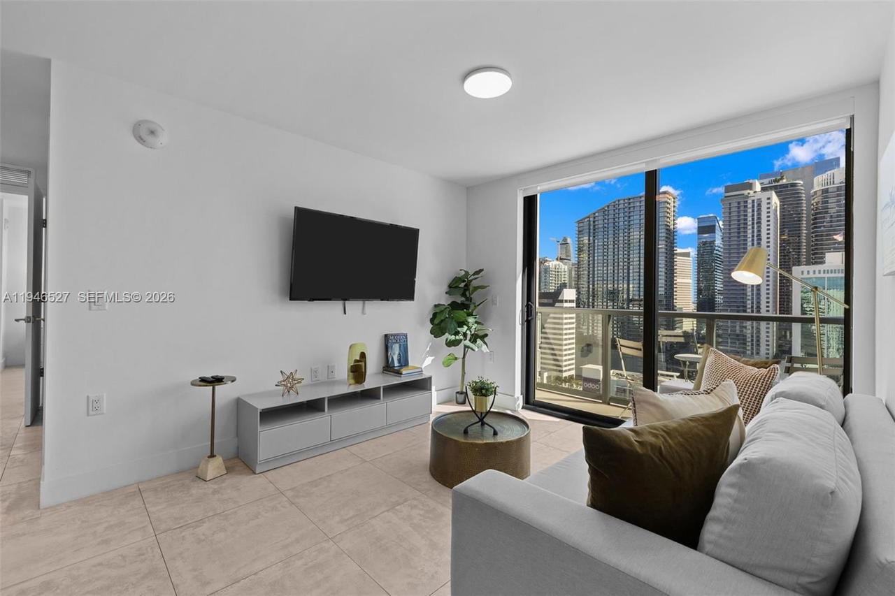 Real estate property located at 239 9th St #2304, Miami-dade, Smart Brickell, Miami, FL