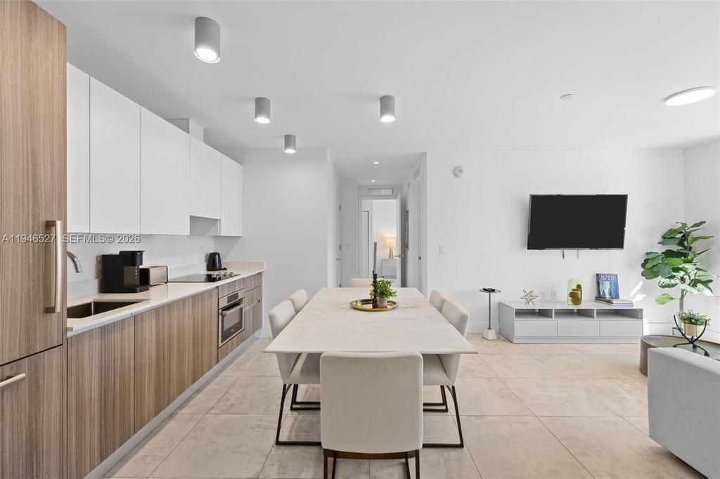 Real estate property located at 239 9th St #2304, Miami-dade, Smart Brickell, Miami, FL