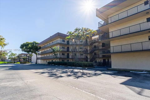 Real estate property located at 6855 Broward Blvd #409, Broward, Plantation Club B Condo, Plantation, FL