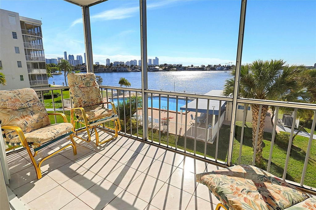 Real estate property located at 3010 Marcos Dr R311, Miami-dade, Point East Sec 4 Condo, Aventura, FL