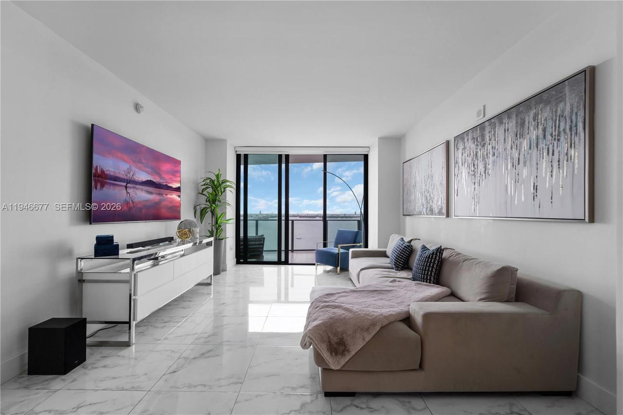 Real estate property located at 460 28th St #3002, Miami-dade, Icon Bay Condo, Miami, FL