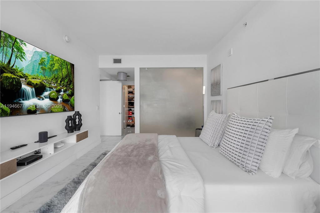 Real estate property located at 460 28th St #3002, Miami-dade, Icon Bay Condo, Miami, FL