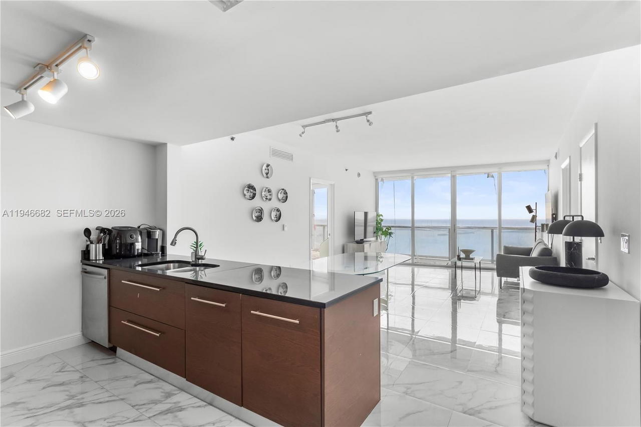 Real estate property located at 465 Brickell Ave #5505, Miami-dade, Iconbrickell Condo No 1, Miami, FL