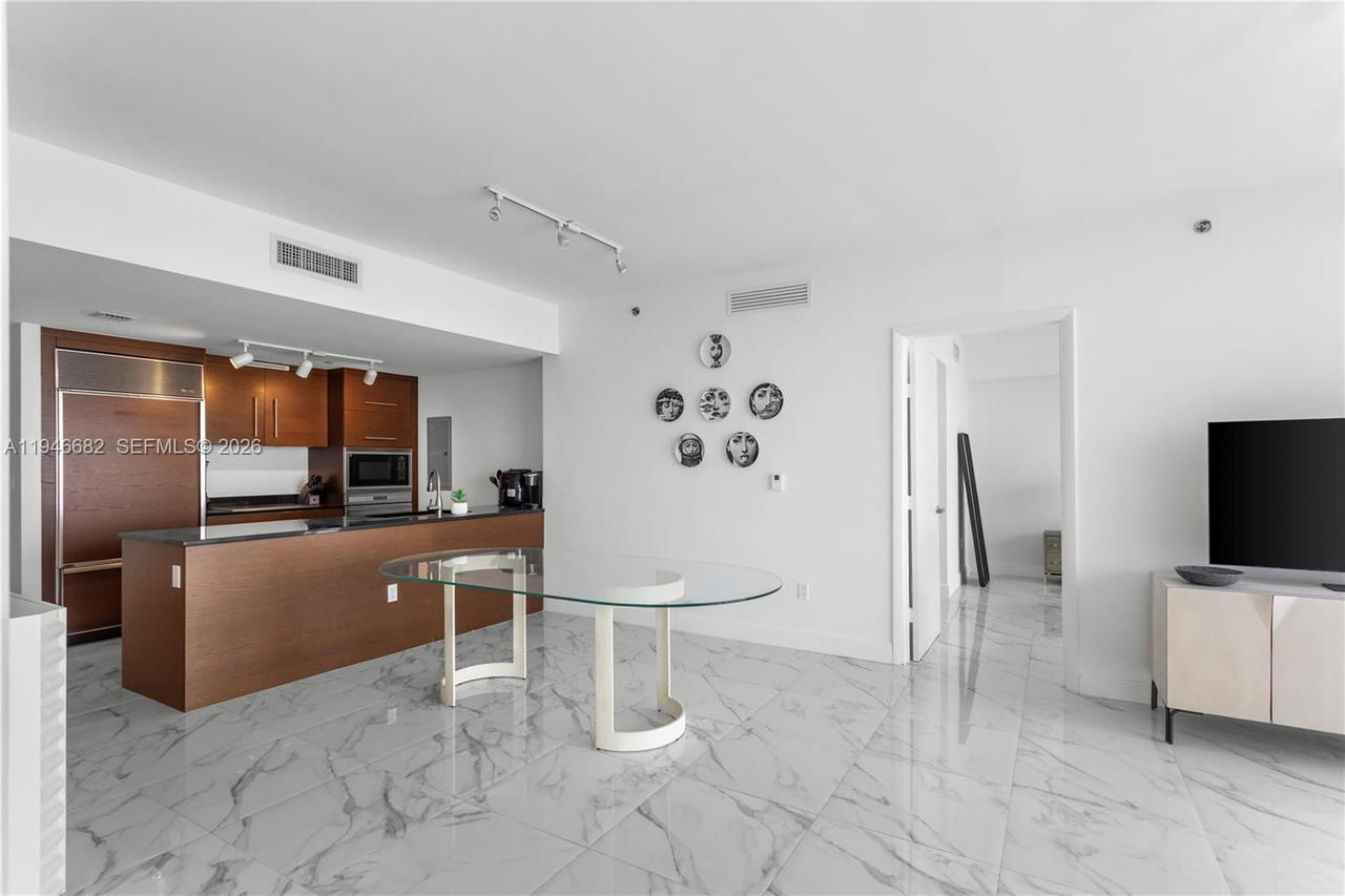Real estate property located at 465 Brickell Ave #5505, Miami-dade, Iconbrickell Condo No 1, Miami, FL