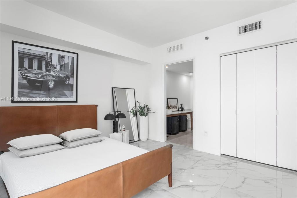 Real estate property located at 465 Brickell Ave #5505, Miami-dade, Iconbrickell Condo No 1, Miami, FL
