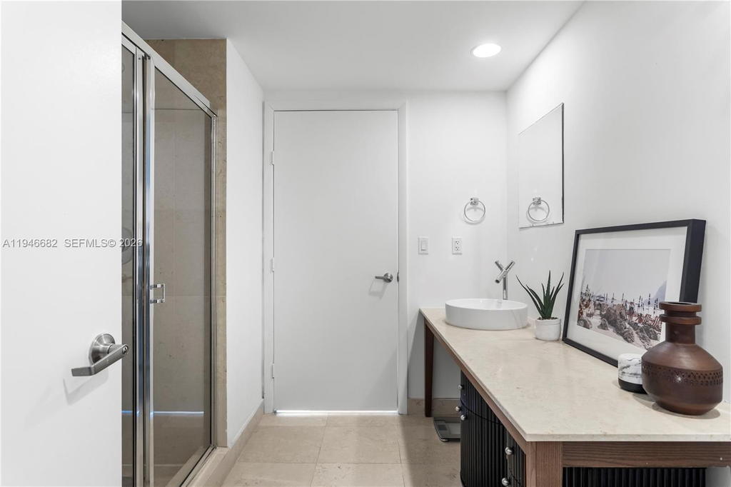 Real estate property located at 465 Brickell Ave #5505, Miami-dade, Iconbrickell Condo No 1, Miami, FL