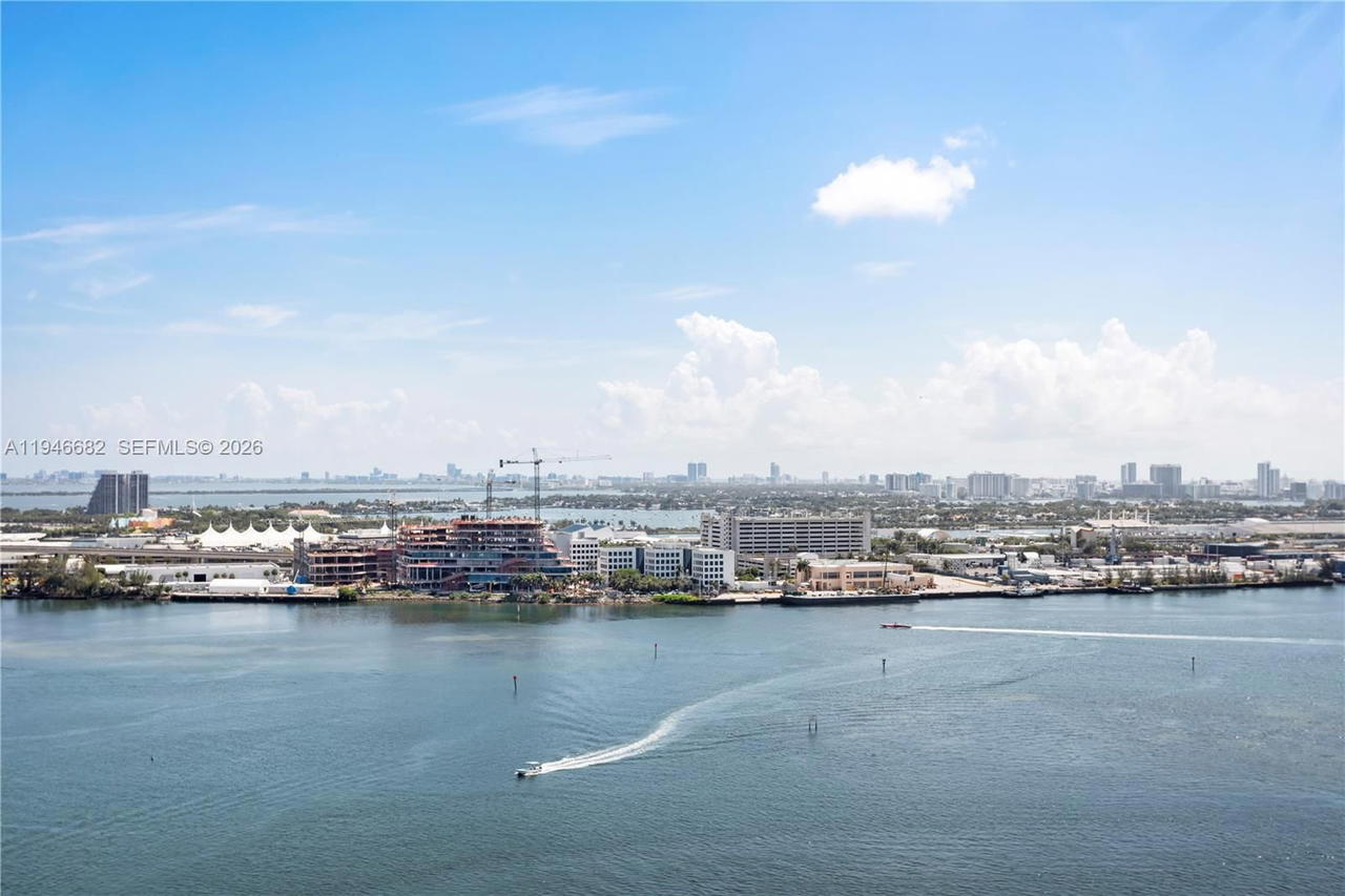 Real estate property located at 465 Brickell Ave #5505, Miami-dade, Iconbrickell Condo No 1, Miami, FL