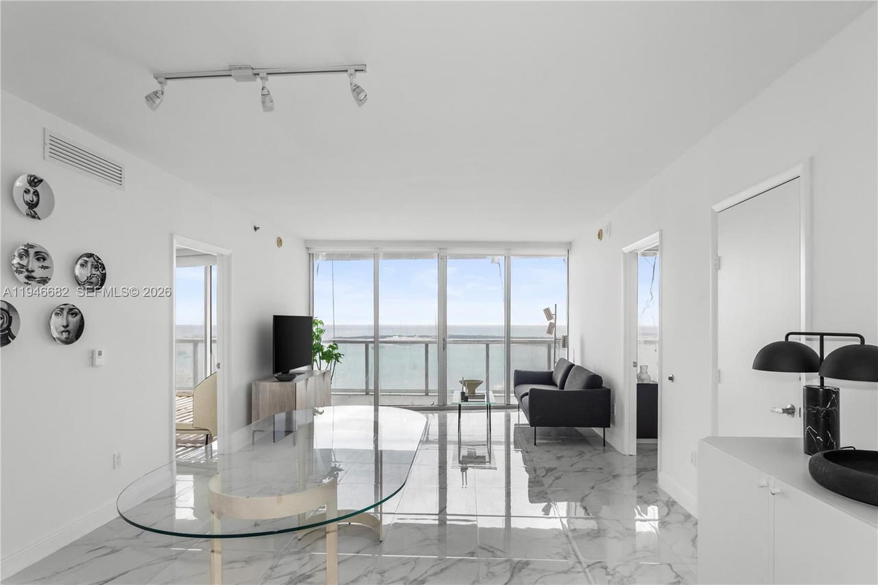 Real estate property located at 465 Brickell Ave #5505, Miami-dade, Iconbrickell Condo No 1, Miami, FL