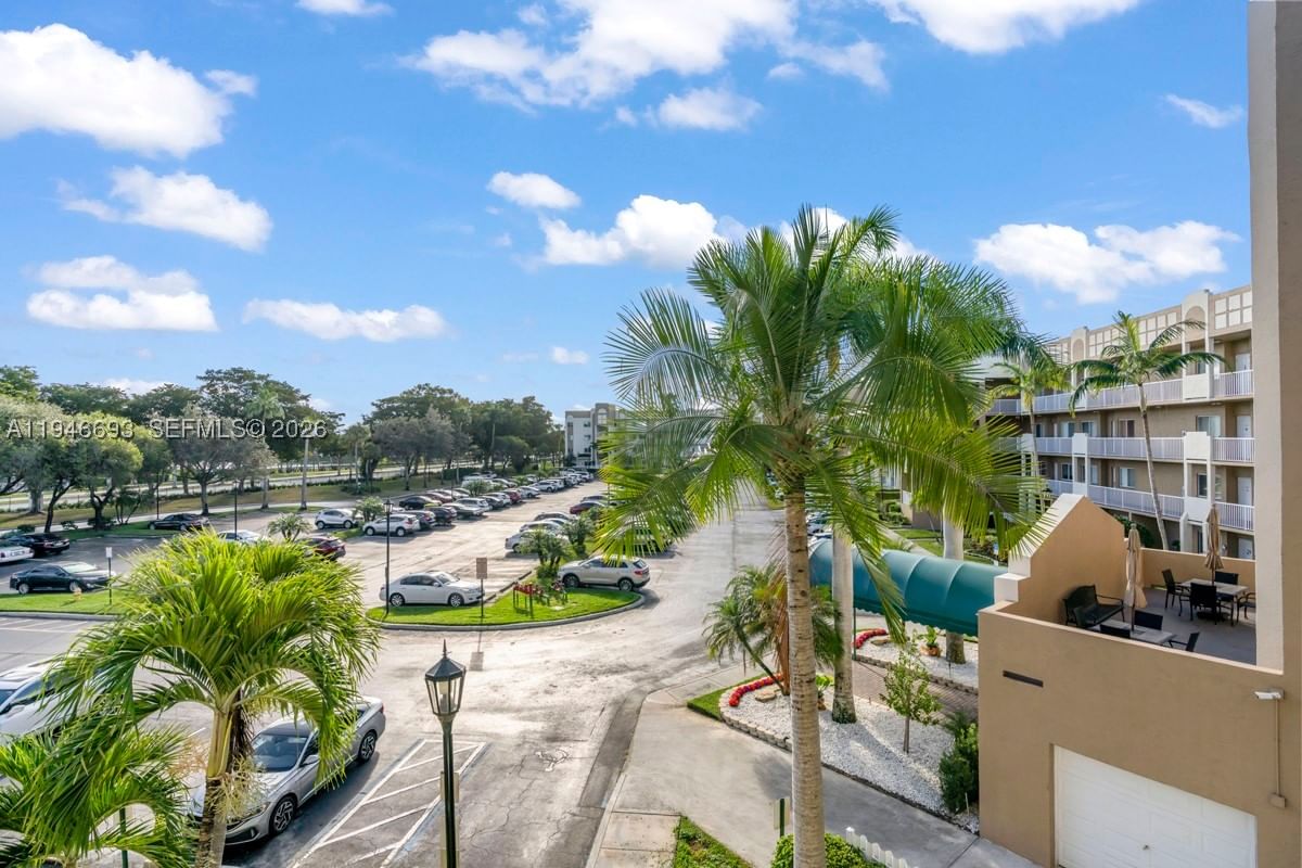 Real estate property located at 7623 Southampton Ter #312, Broward, Southampton Condominium, Tamarac, FL
