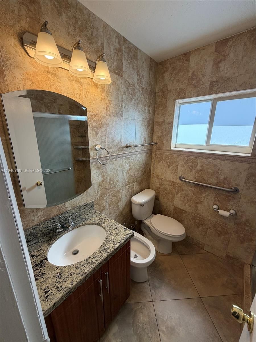 Real estate property located at 6090 5th Ln, Miami-dade, 4th Addn To Palm Springs, Hialeah, FL