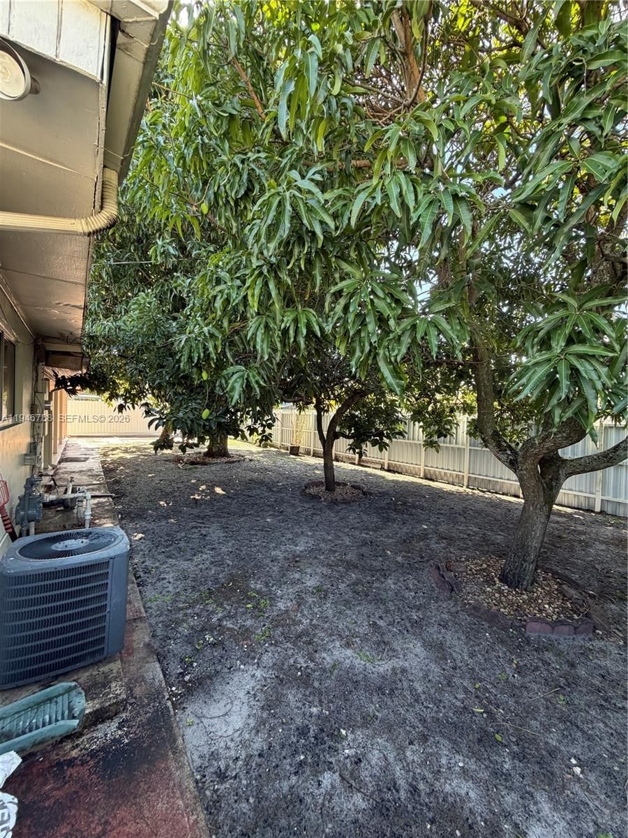 Real estate property located at 6090 5th Ln, Miami-dade, 4th Addn To Palm Springs, Hialeah, FL