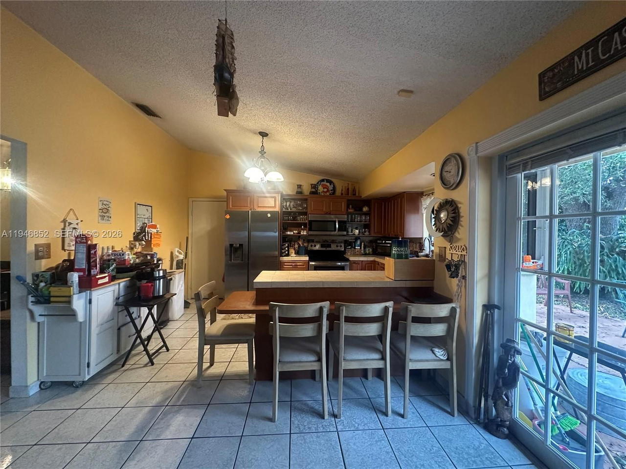 Real estate property located at 5965 200th St, Miami-dade, Country Lake Manors Sec 2, Hialeah, FL