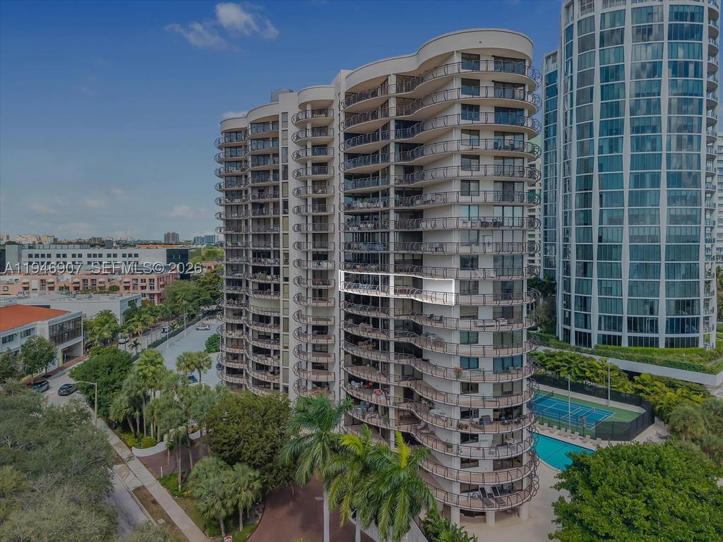 Real estate property located at 2843 Bayshore Dr #11C, Miami-dade, Grove Towers Condo, Miami, FL