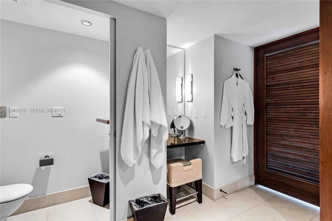 Real estate property located at 6801 Collins Ave #417 (404 Deed), Miami-dade, Central Carillon Beach Co, Miami Beach, FL