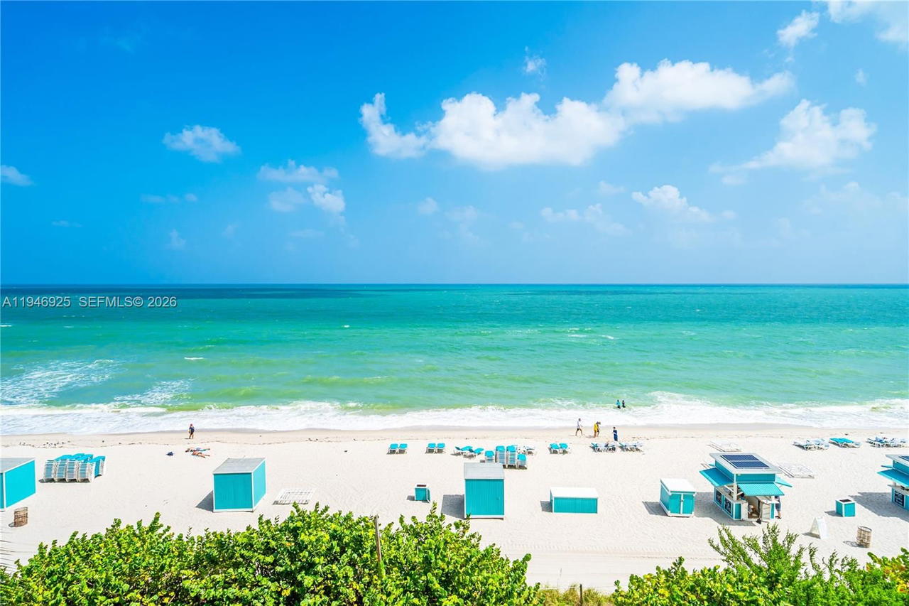 Real estate property located at 6801 Collins Ave #417 (404 Deed), Miami-dade, Central Carillon Beach Co, Miami Beach, FL
