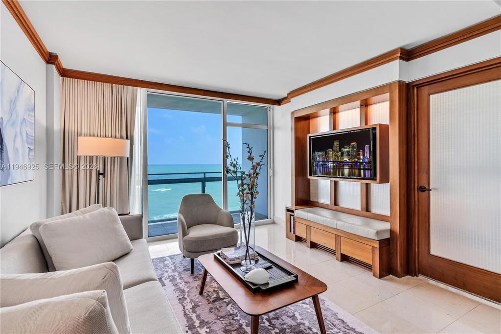 Real estate property located at 6801 Collins Ave #417 (404 Deed), Miami-dade, Central Carillon Beach Co, Miami Beach, FL