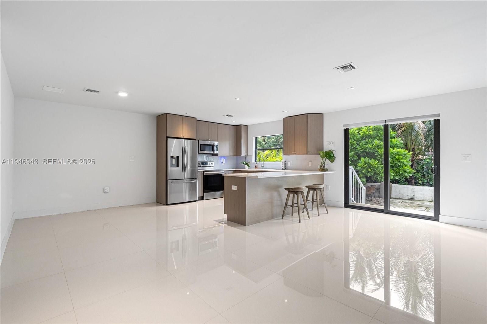 Real estate property located at 806 29th St #806, Broward, Woodlawn, Fort Lauderdale, FL
