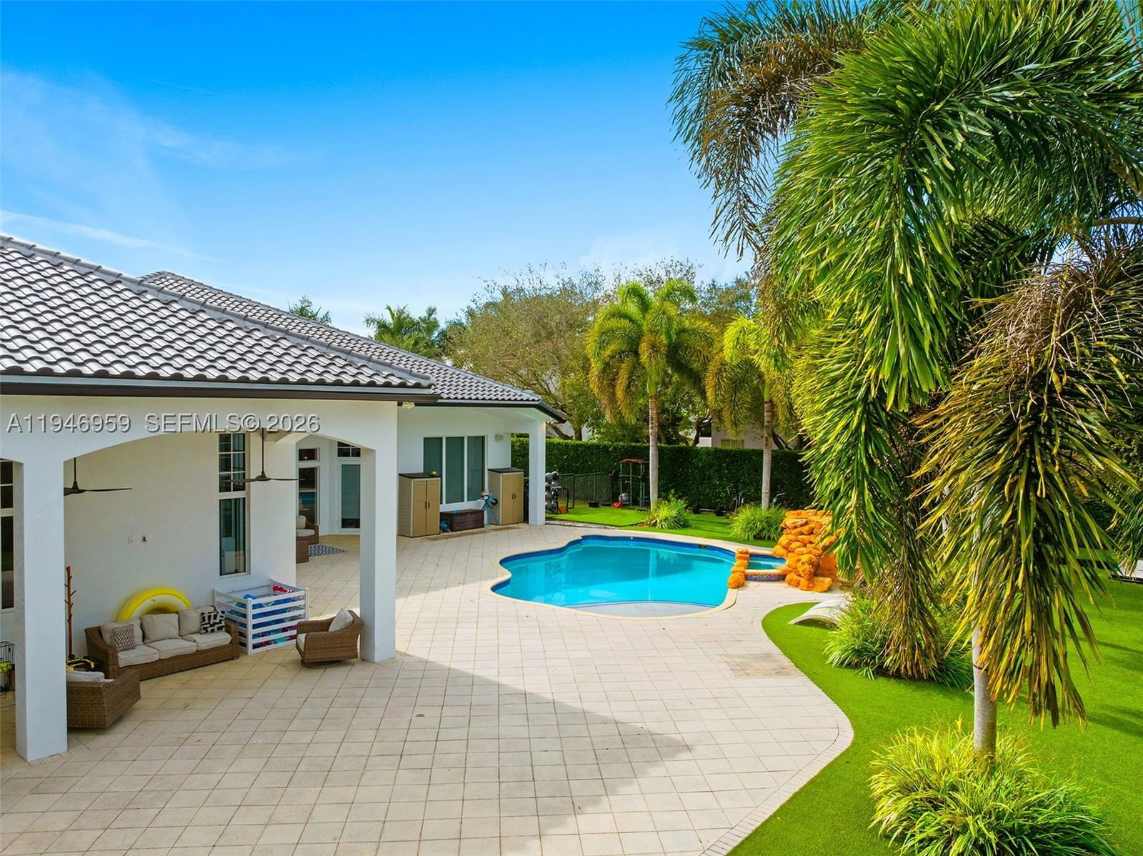 Real estate property located at 12401 Stonebrook Cir, Broward, Kapok Grove Estates, Davie, FL