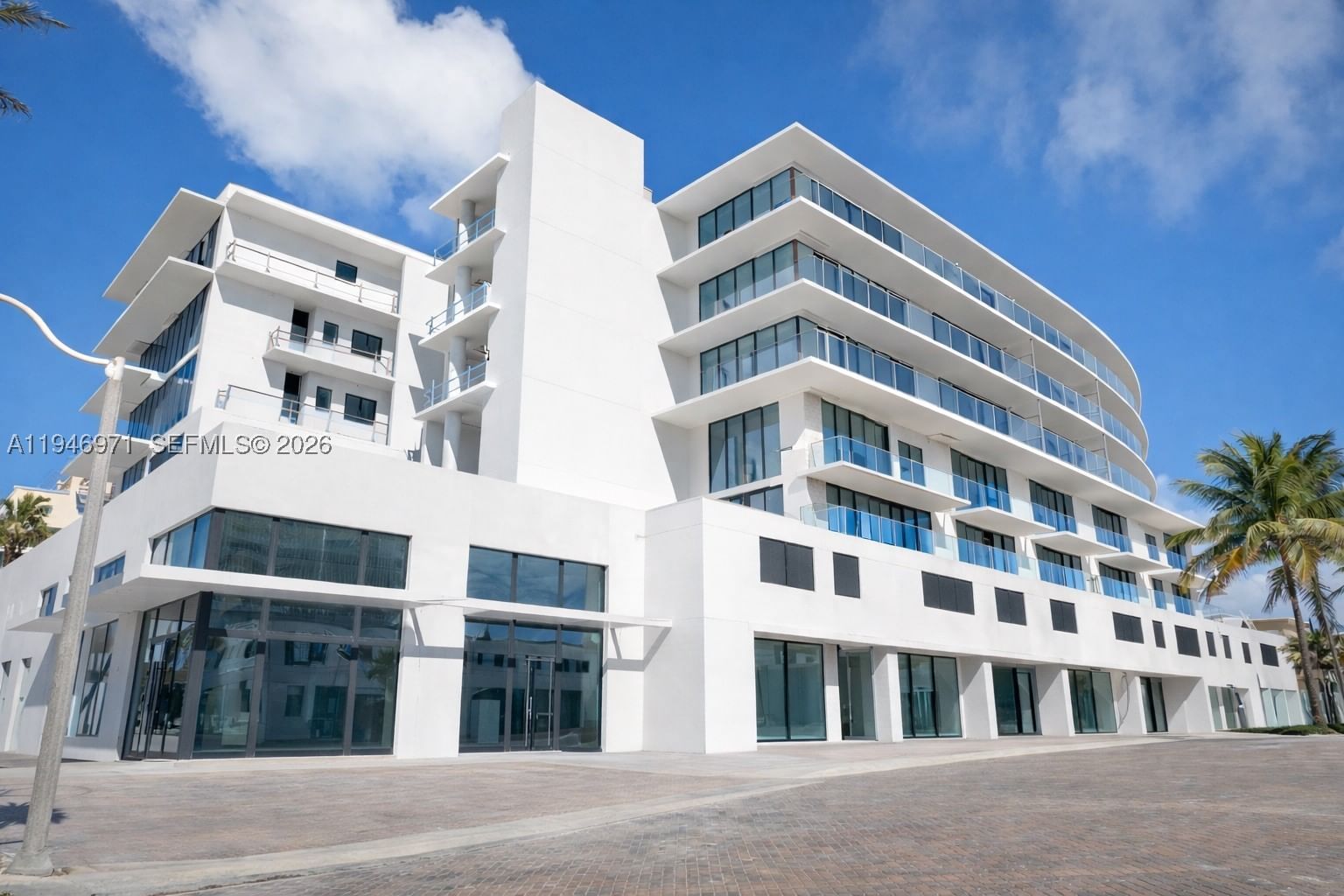 Real estate property located at 3319 Ocean Drive #508, Broward, Eturna Residences, Hollywood, FL