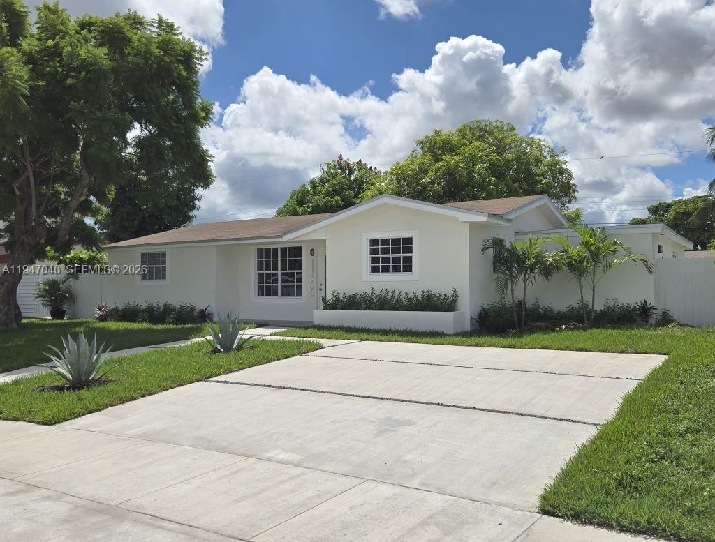 Real estate property located at 11300 179th St, Miami-dade, Green Hills Sec 2, Miami, FL