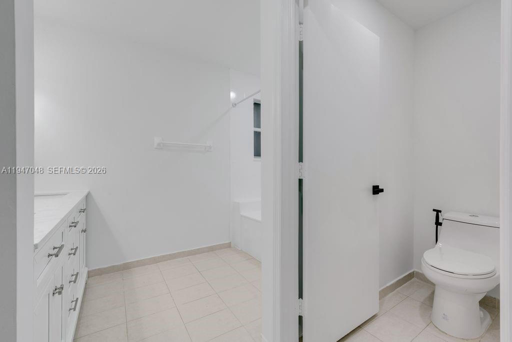 Real estate property located at 8725 158th Pl, Miami-dade, Bristol Pointe, Miami, FL