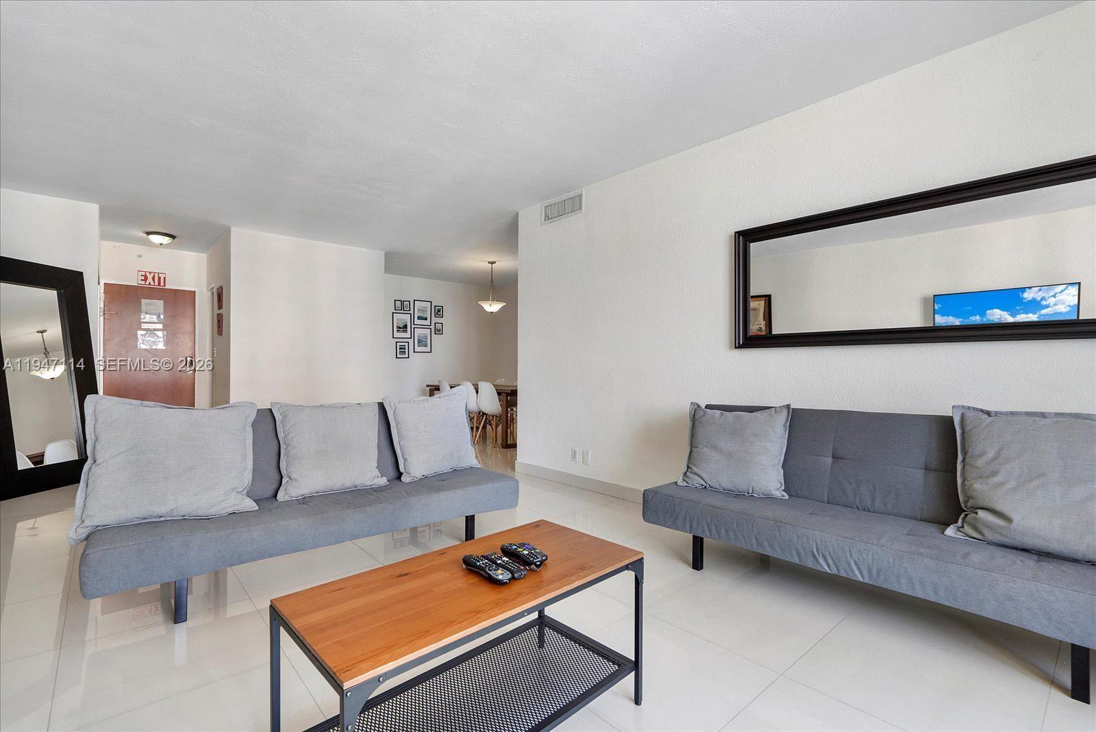 Real estate property located at 3801 Ocean Dr #8X, Broward, Tides On Hollywood Beach, Hollywood, FL