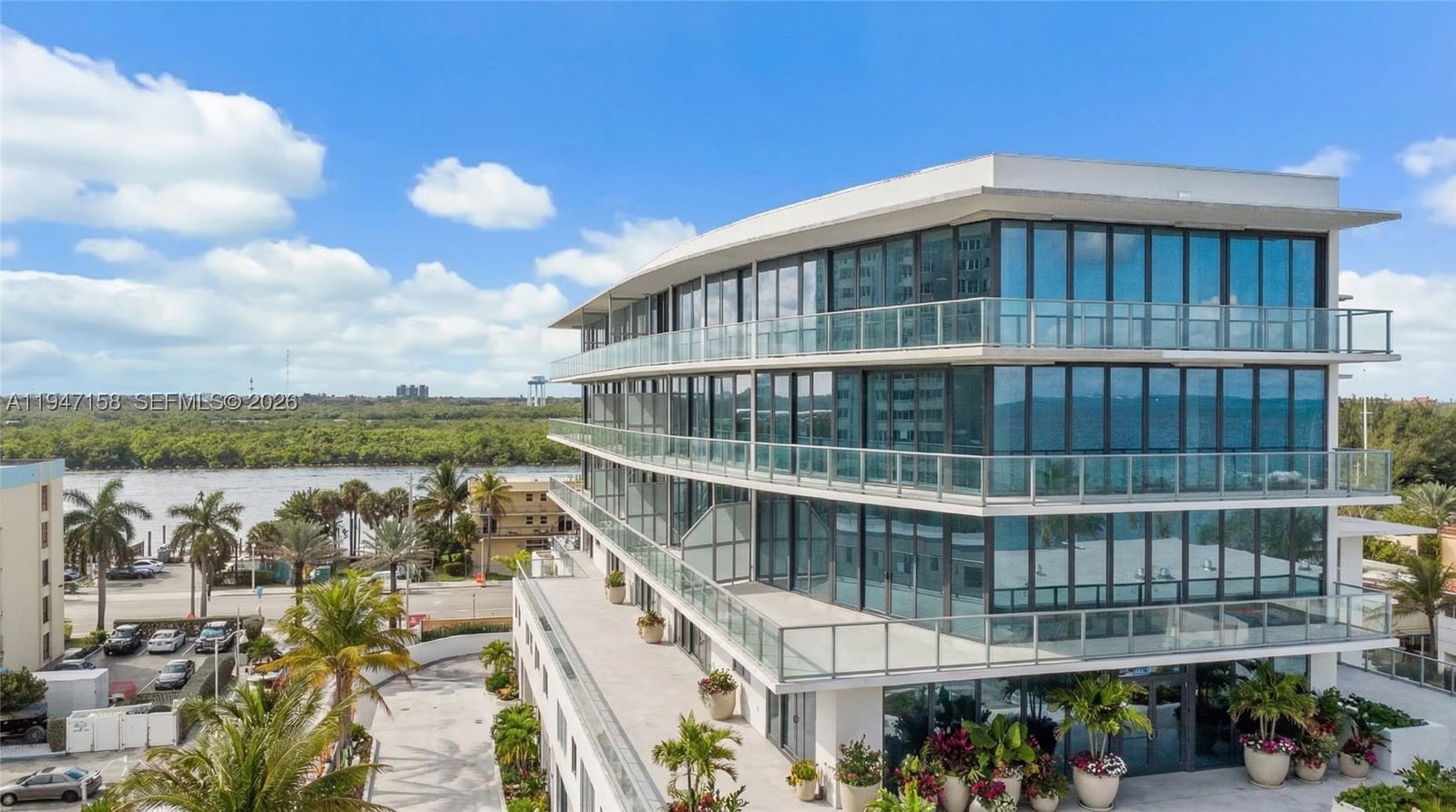 Real estate property located at 3319 Ocean Drive #609, Broward, Eturna Residences, Hollywood, FL