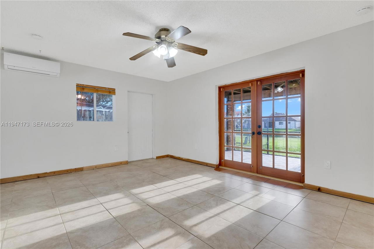 Real estate property located at 15512 142nd Ct, Miami-dade, R J Katz Sub, Miami, FL