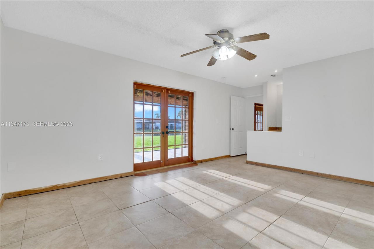 Real estate property located at 15512 142nd Ct, Miami-dade, R J Katz Sub, Miami, FL