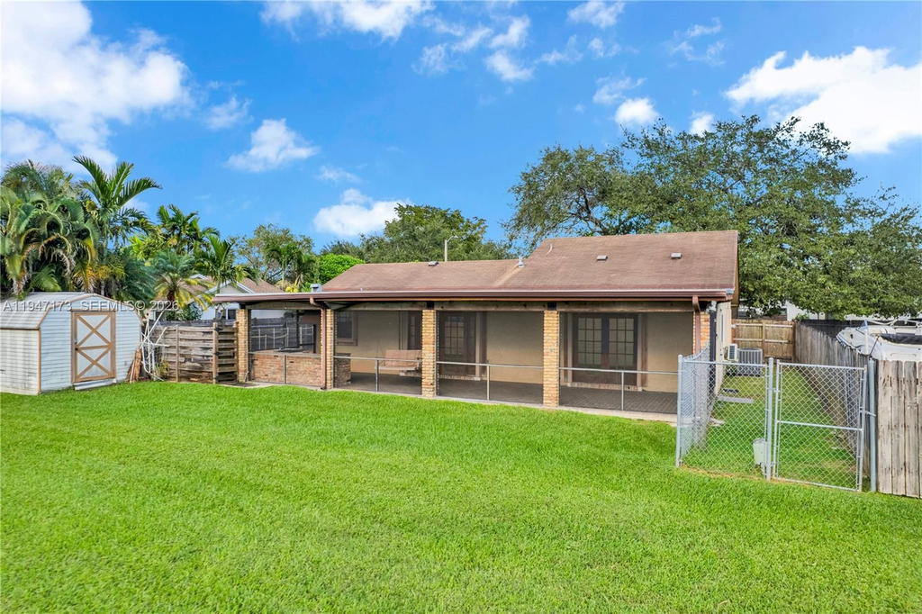 Real estate property located at 15512 142nd Ct, Miami-dade, R J Katz Sub, Miami, FL