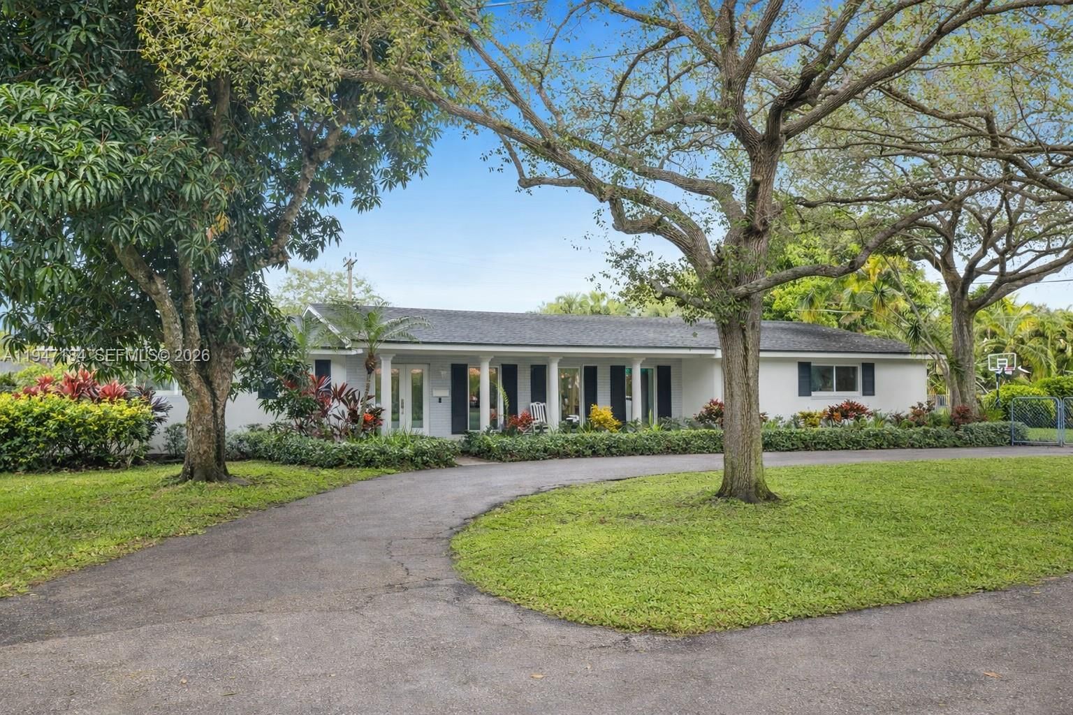 Real estate property located at 8425 149th Dr, Miami-dade, Mangowood, Palmetto Bay, FL