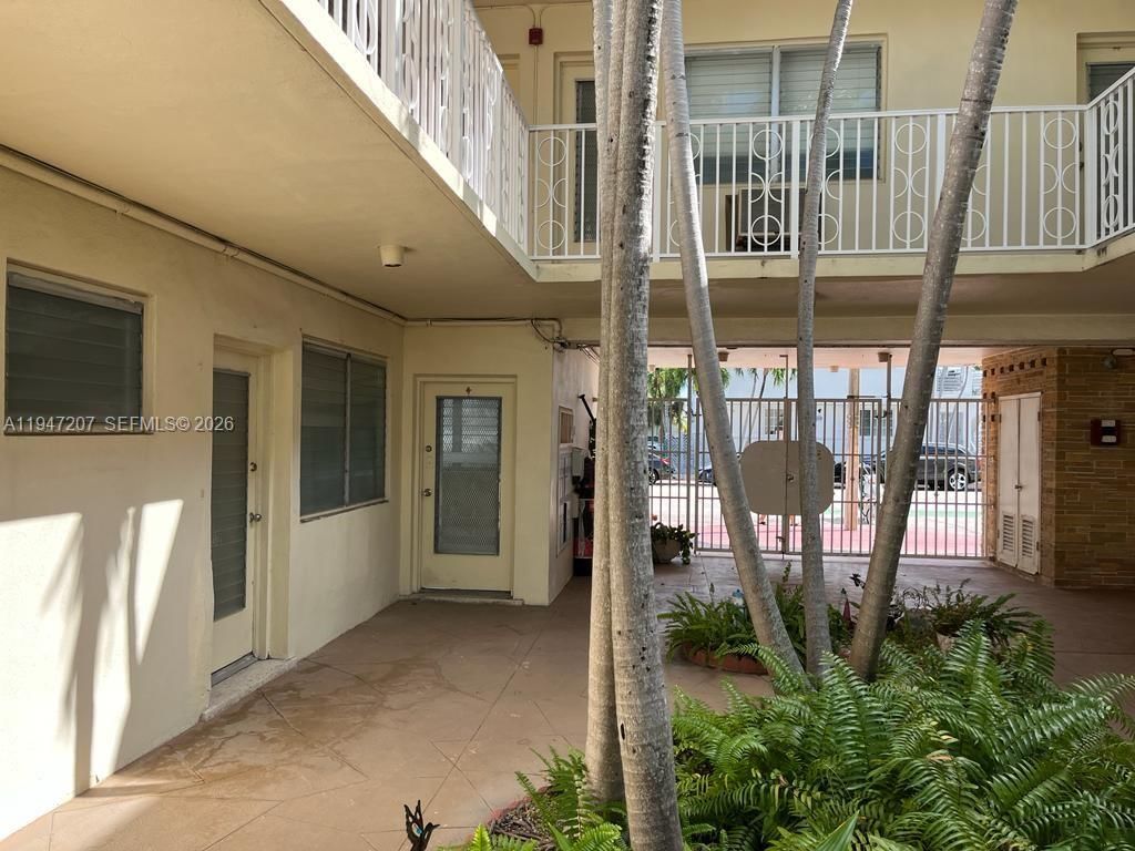 Real estate property located at 8420 Byron Ave #4, Miami-dade, Sundial Condo, Miami Beach, FL