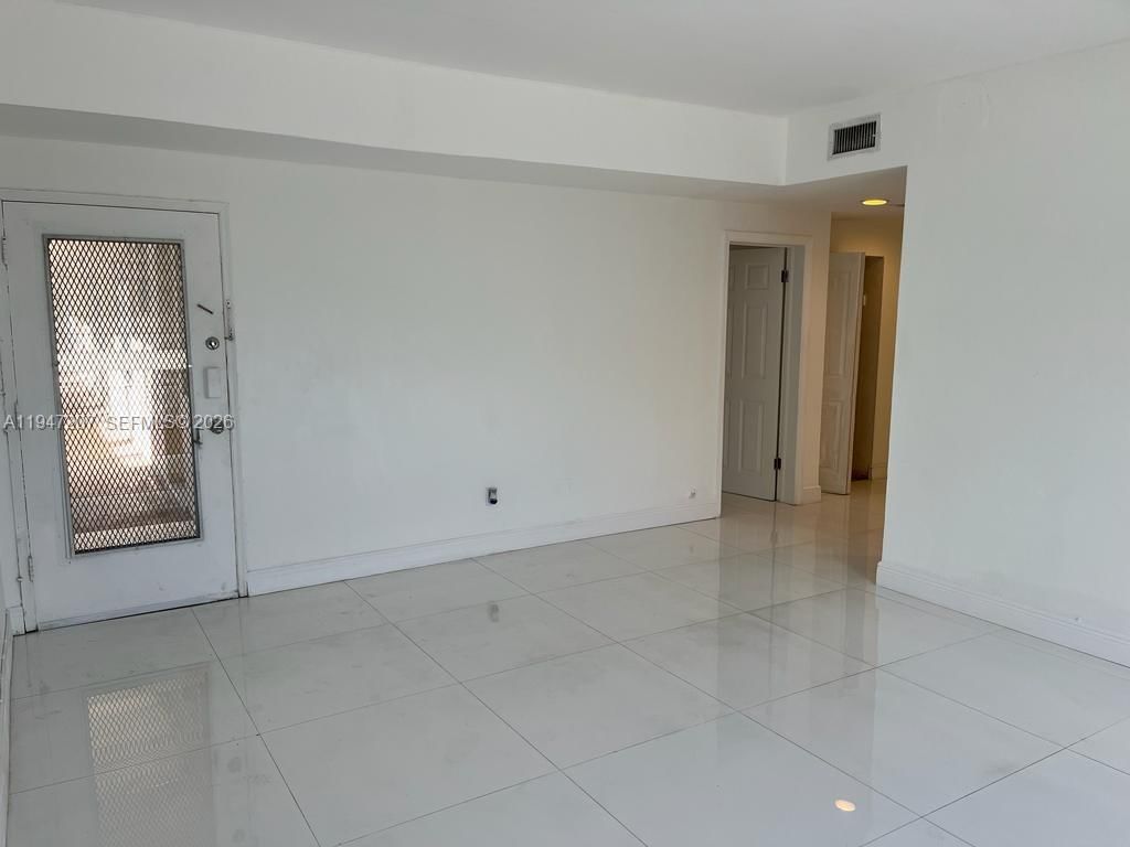 Real estate property located at 8420 Byron Ave #4, Miami-dade, Sundial Condo, Miami Beach, FL