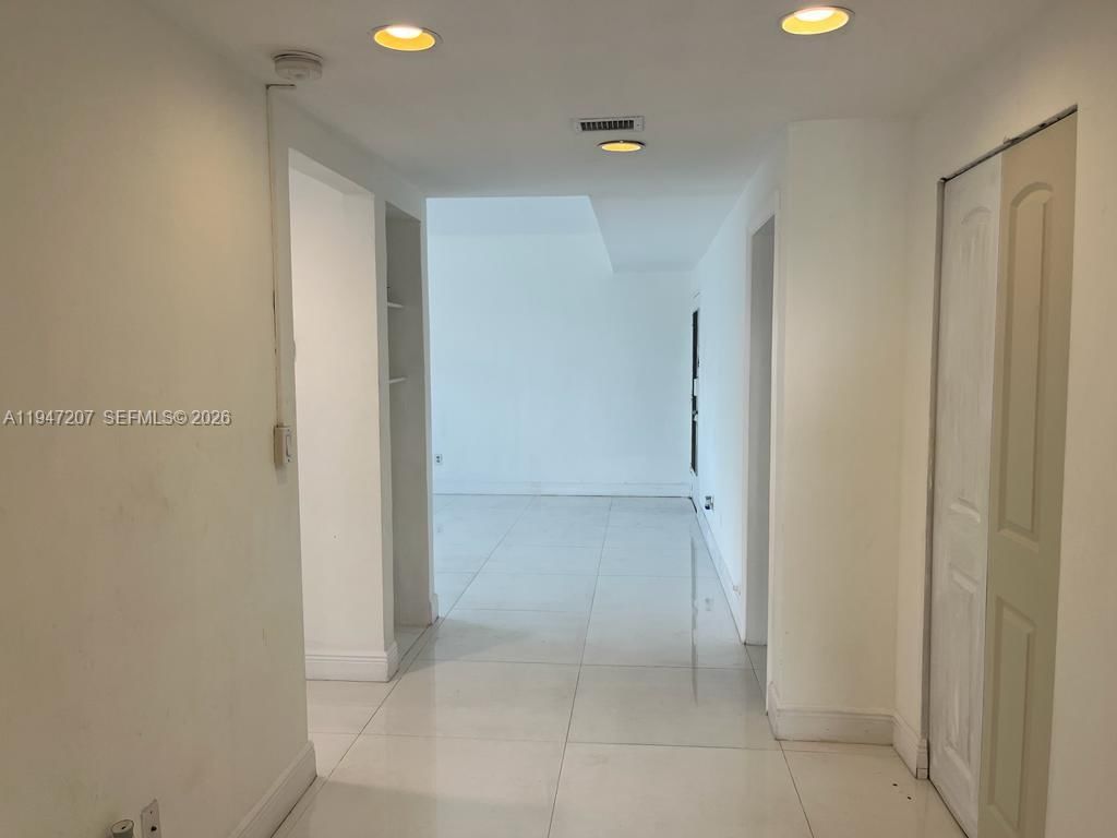 Real estate property located at 8420 Byron Ave #4, Miami-dade, Sundial Condo, Miami Beach, FL