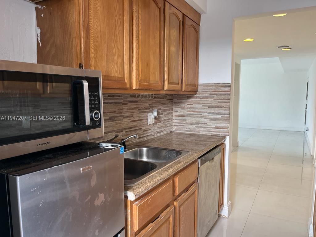 Real estate property located at 8420 Byron Ave #4, Miami-dade, Sundial Condo, Miami Beach, FL
