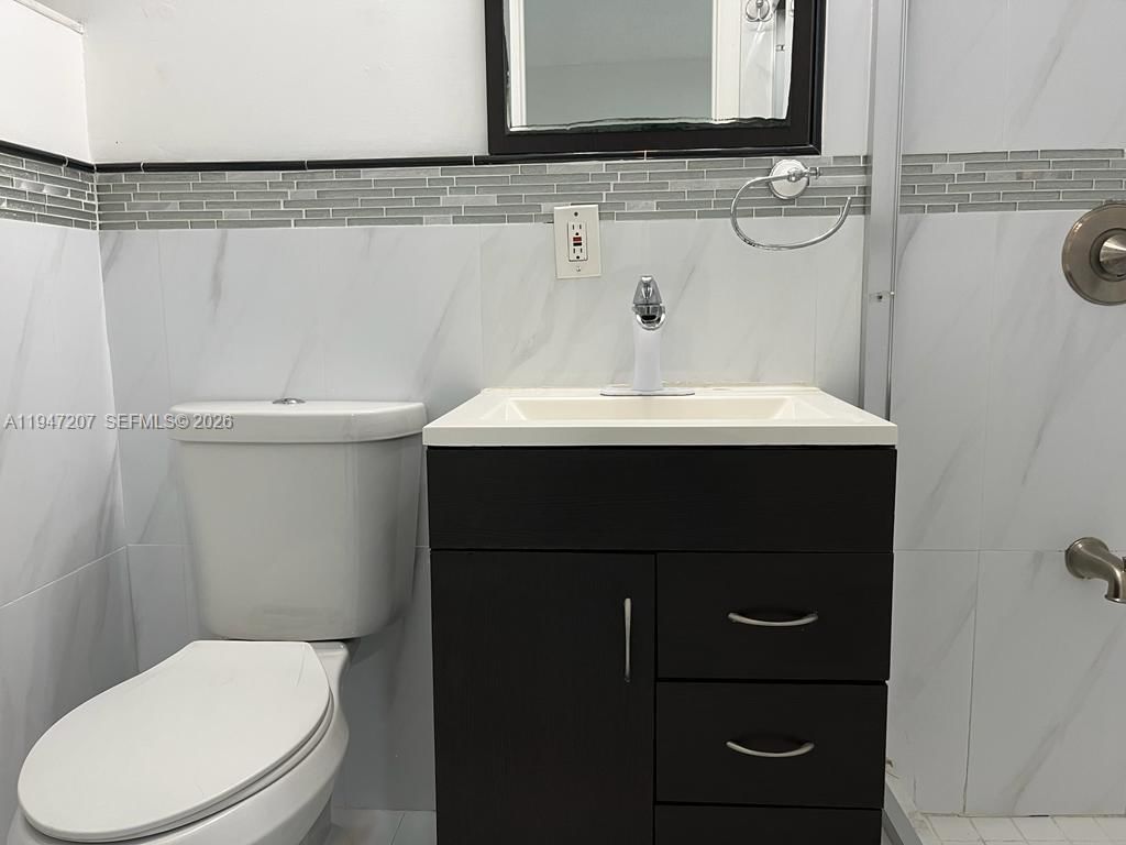 Real estate property located at 8420 Byron Ave #4, Miami-dade, Sundial Condo, Miami Beach, FL