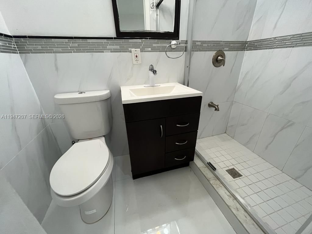 Real estate property located at 8420 Byron Ave #4, Miami-dade, Sundial Condo, Miami Beach, FL