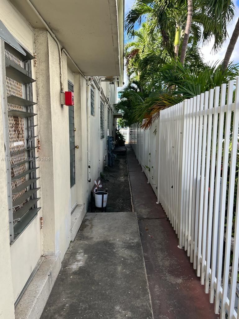 Real estate property located at 8420 Byron Ave #4, Miami-dade, Sundial Condo, Miami Beach, FL