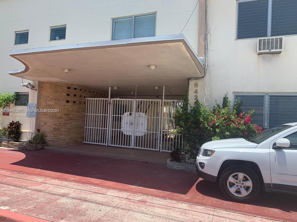 Real estate property located at 8420 Byron Ave #4, Miami-dade, Sundial Condo, Miami Beach, FL
