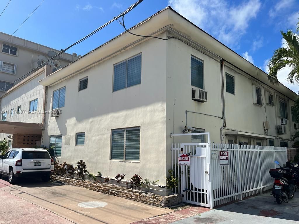 Real estate property located at 8420 Byron Ave #4, Miami-dade, Sundial Condo, Miami Beach, FL