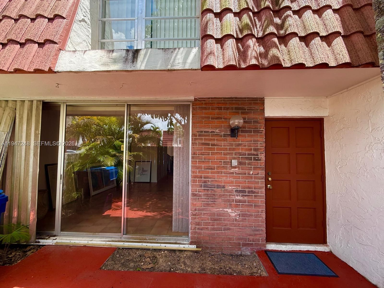 Real estate property located at 13935 84th St #905, Miami-dade, Lake Laura Condo No 2, Miami, FL