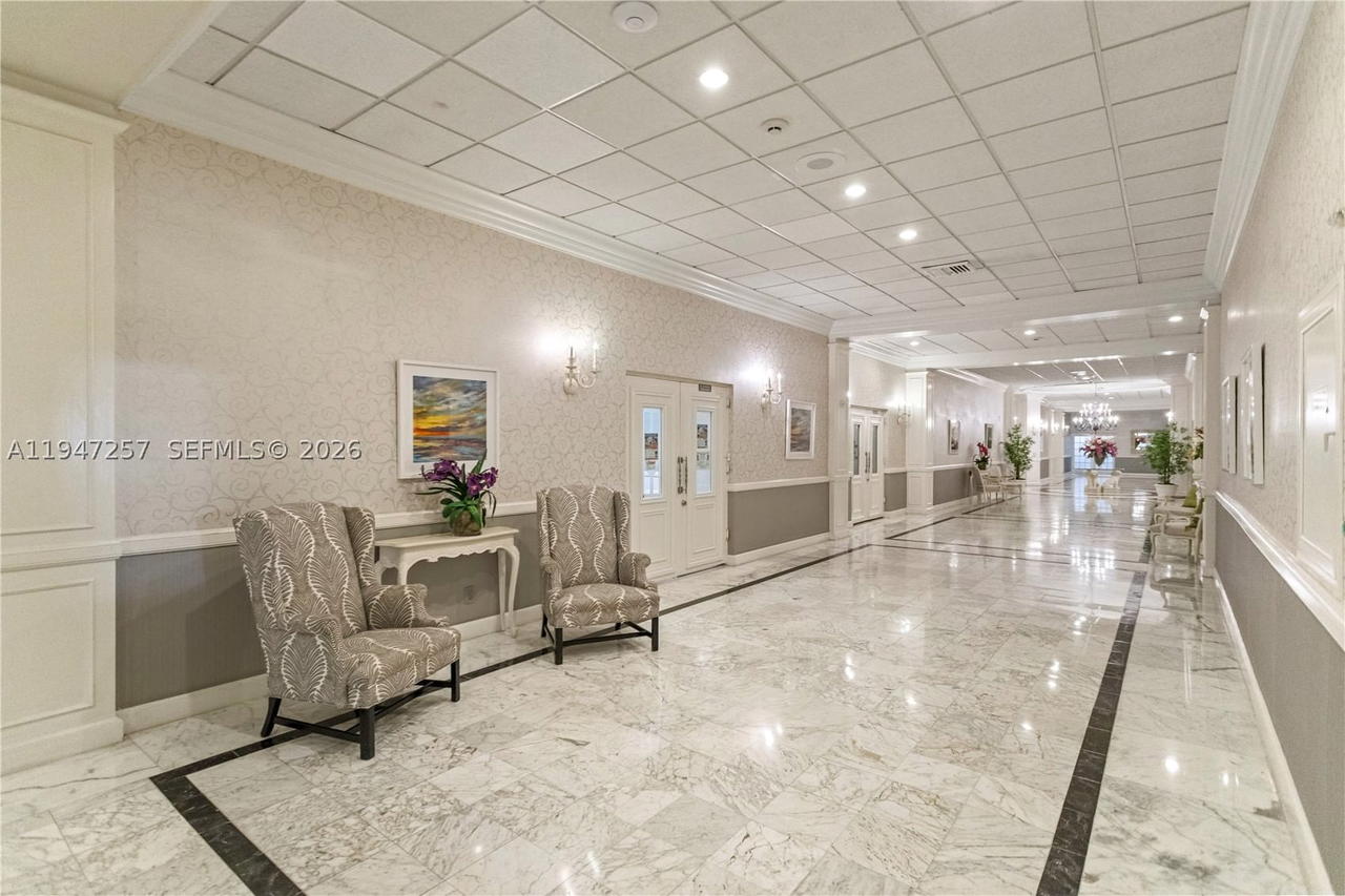 Real estate property located at 3800 Ocean Dr #419, Broward, Hallmark Of Hollywood Con, Hollywood, FL