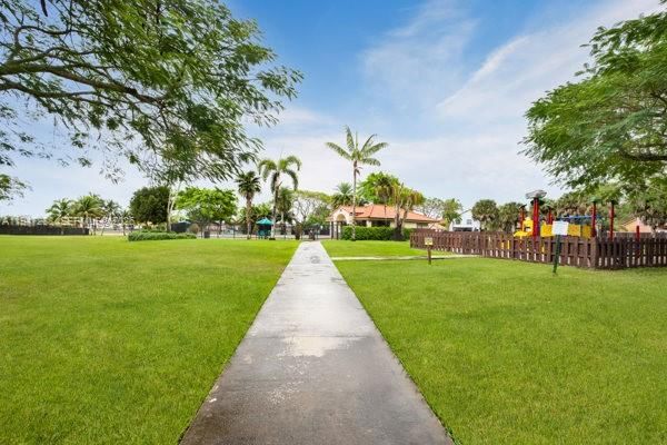 Real estate property located at 4917 154th Ave, Miami-dade, Lakes Of The Meadow-meado, Miami, FL